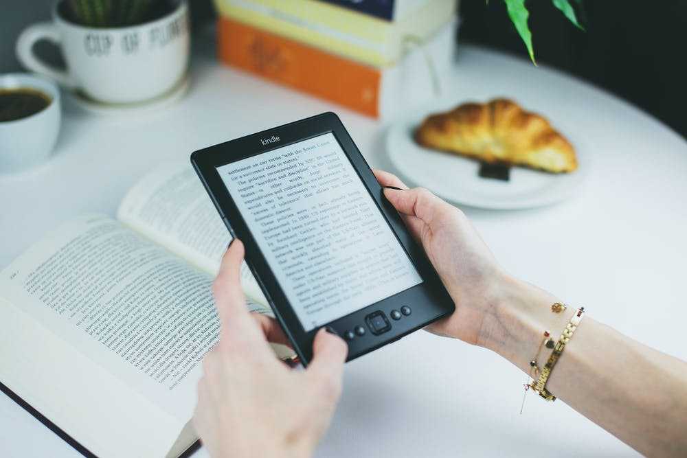 6 лучших электронных книг в 2021 в году
