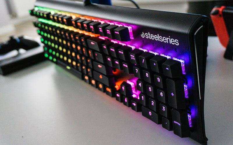 SteelSeries Apex M750  это полноразмерная механическая клавиатура с числовым блоком и классической системой USInt