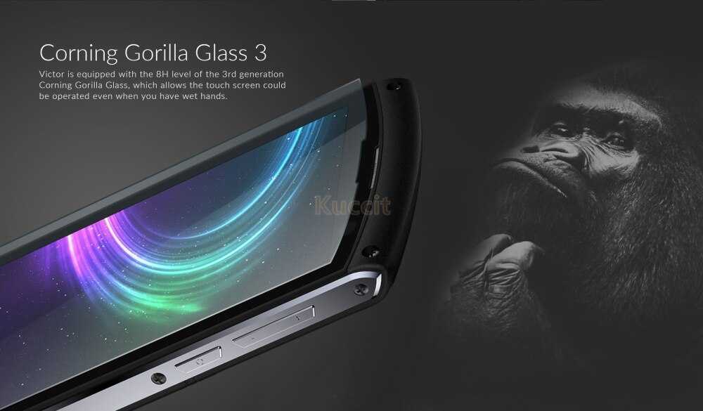 С обеих сторон Nokia 8 Sirocco защищён стеклом Gorilla Glass 5, между которым расположена рамка из нержавеющей стали, делающая телефон более приятным и роскошным