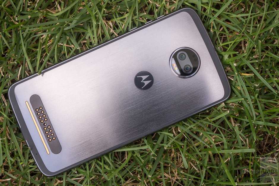 Motorola moto z2 play vs motorola moto z3 play