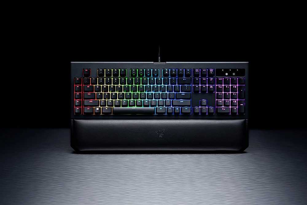 Наиболее яркое изменение в клавиатуре Razer BlackWidow X Chroma  это наружная металлическая рамка и парящие клавиши
