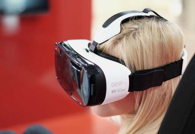 Loop VR очки виртуальной реальности от OnePlus Компания подарила несколько тысяч комплектов, чтобы презентовать свой новый смартфон