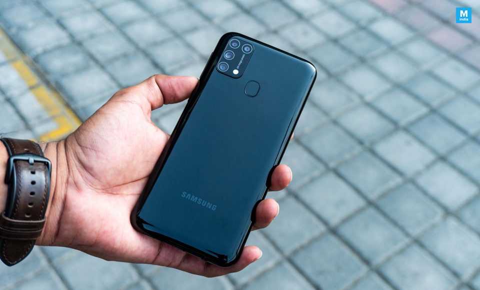 У Samsung Galaxy A01 приятный дизайн и дисплей с высокой яркостью, но, процессор медленный, памяти мало, а качество камер посредственное