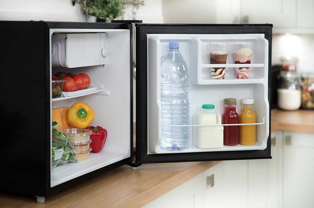 Топ 10 лучших мини-холодильников — рейтинг 2021-2022 года