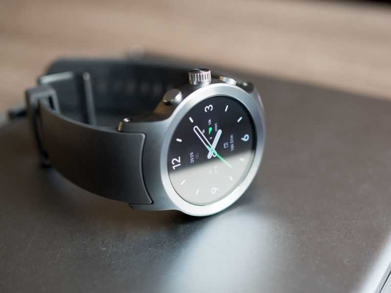 Я подробно рассмотрел смартчасы LG Watch Sport, чтобы узнать больше об устройстве нового поколения от компании LG